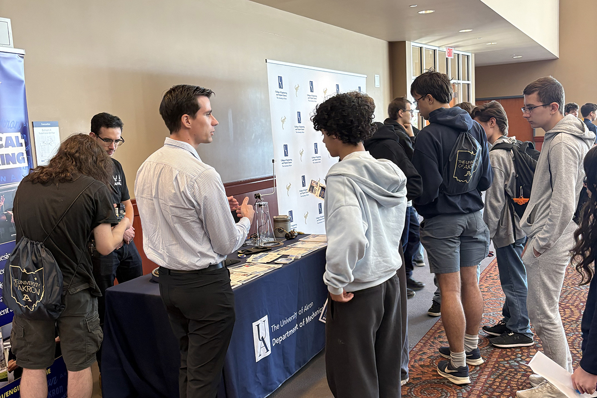 Engineering Professions Visit Day gives high school students hands-on look at engineering