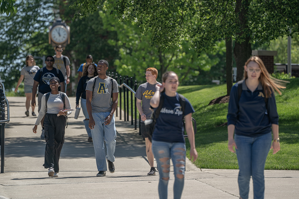 the-university-of-akron-achieves-consecutive-enrollment-growth-for-first-time-since-fall-2011