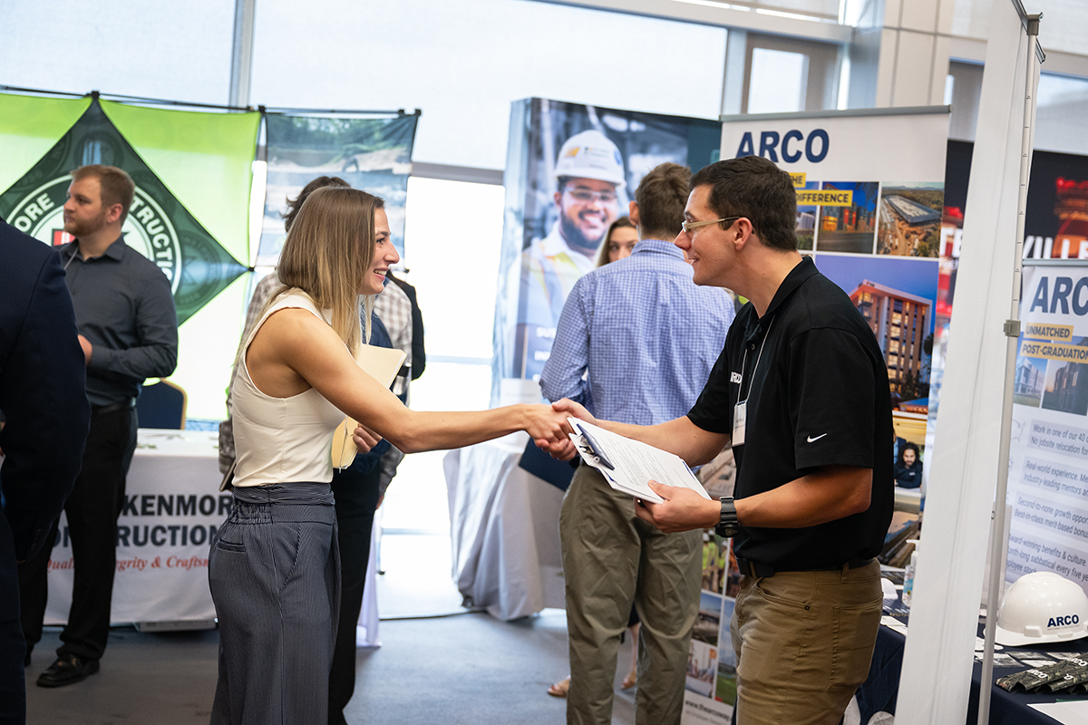 UA students at the fall CEPS Career Fair.