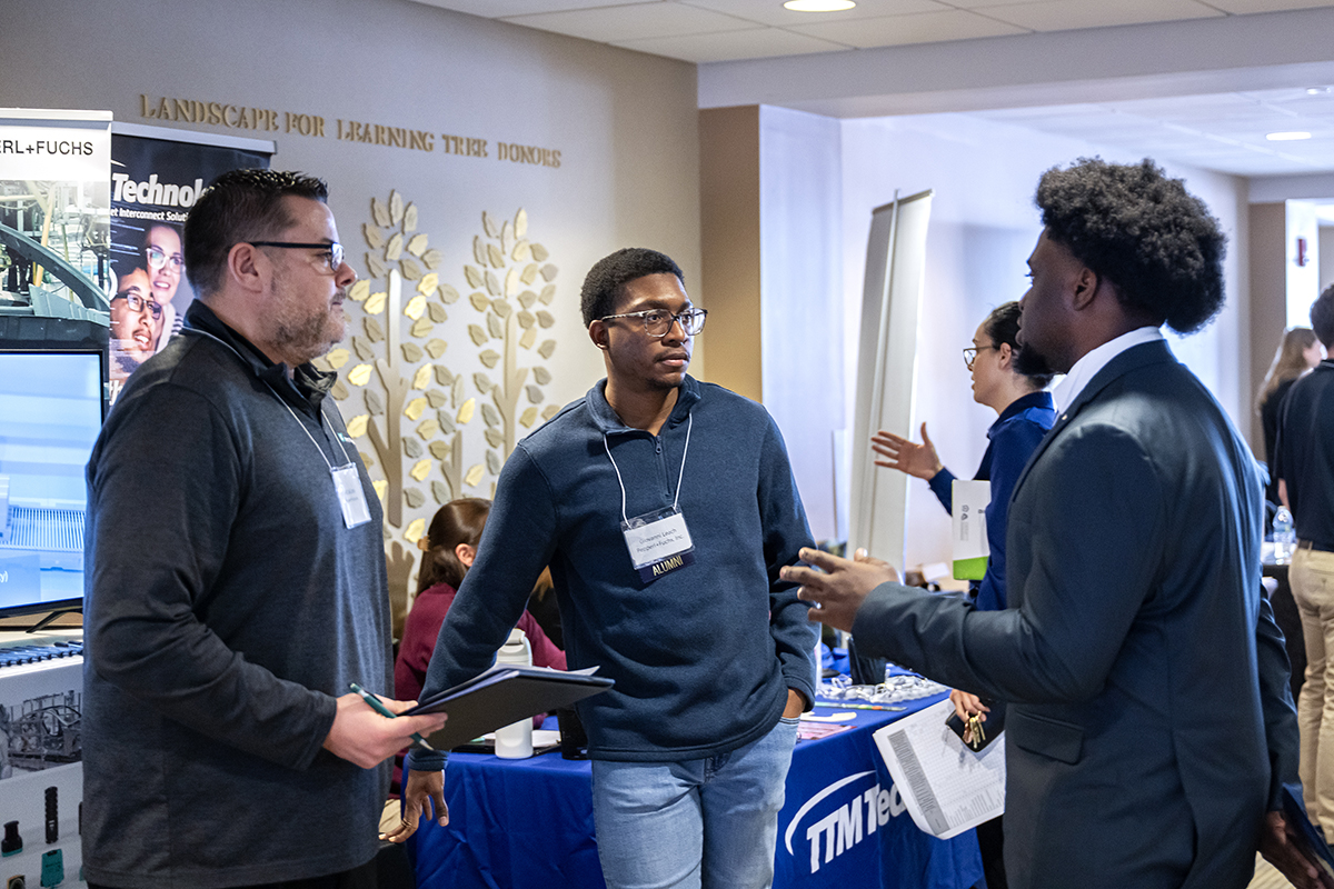 Co-op Career Fair connects engineering and computing students with more than 200 employers