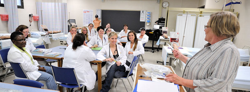 Students admitted to UA's graduate school in a nursing class