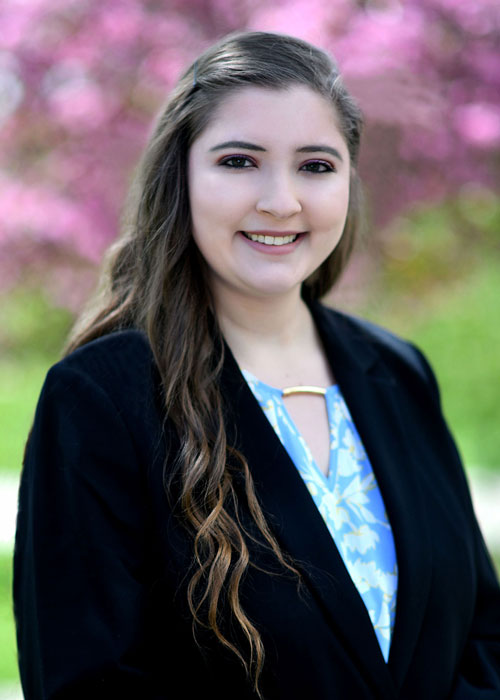 Sarah Meade headshot 2023 student speaker at graduation