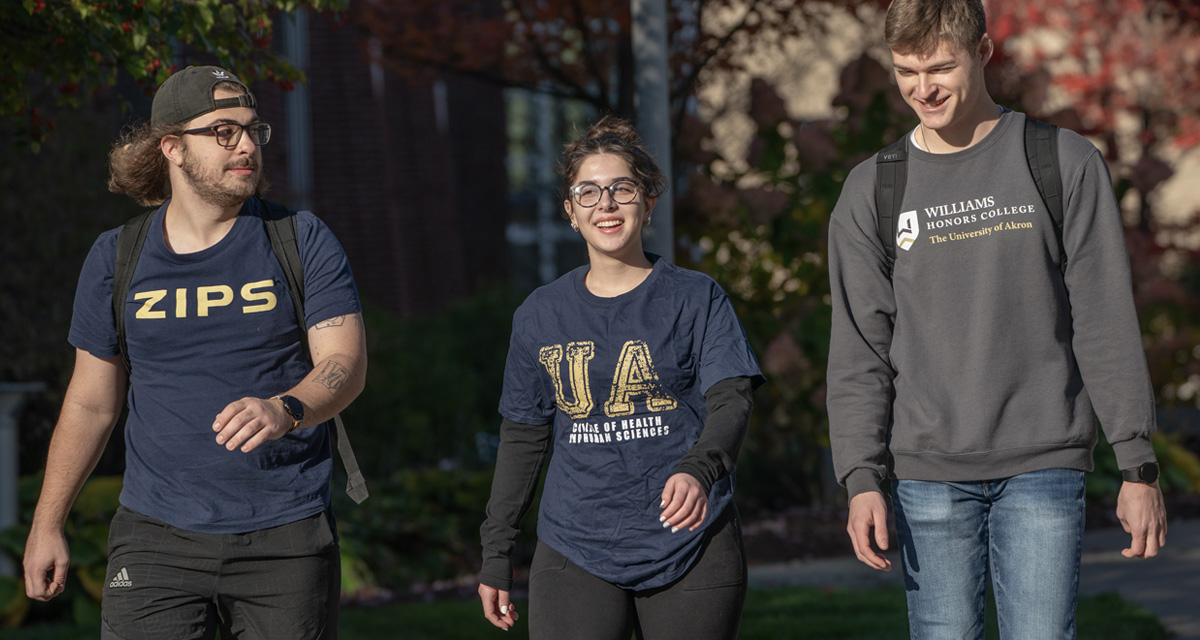 UA students walking on campus