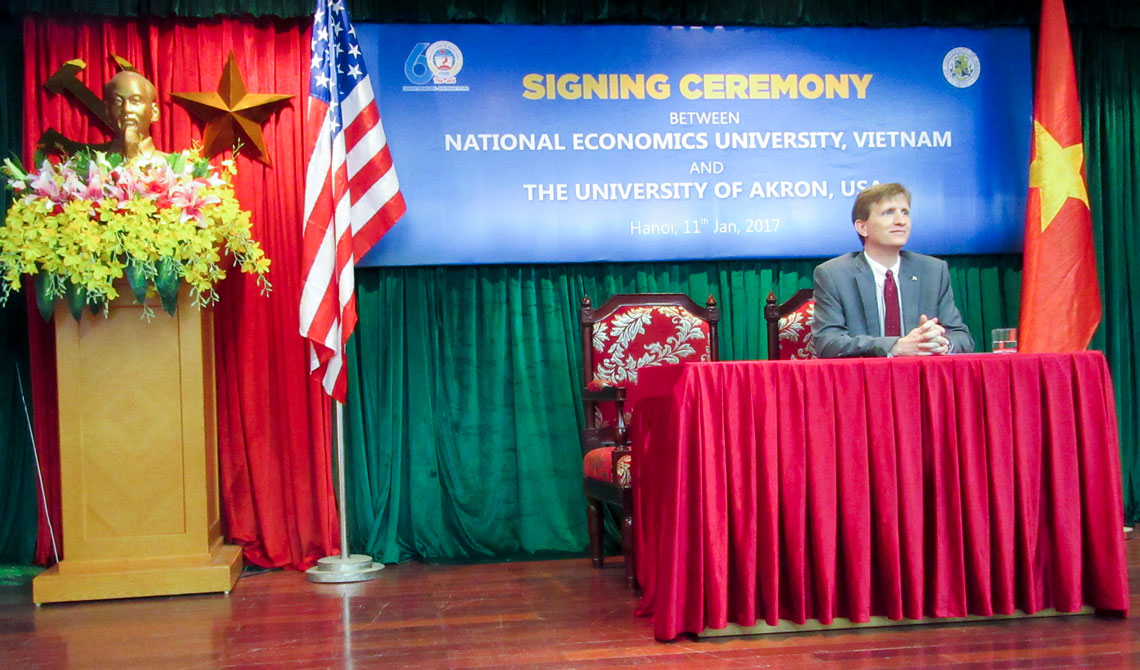 President Wilson speaks in Hanoi