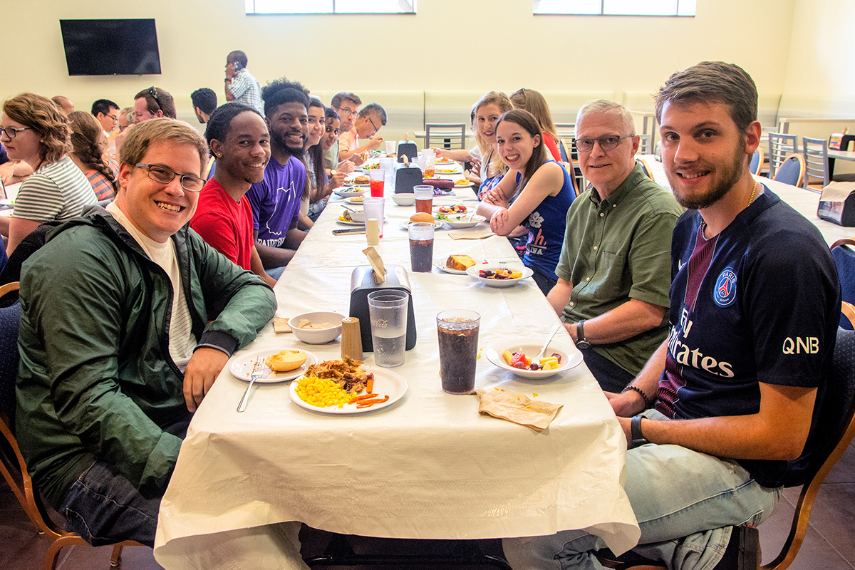 2019-REU-Lunch-DSC_3268-Web