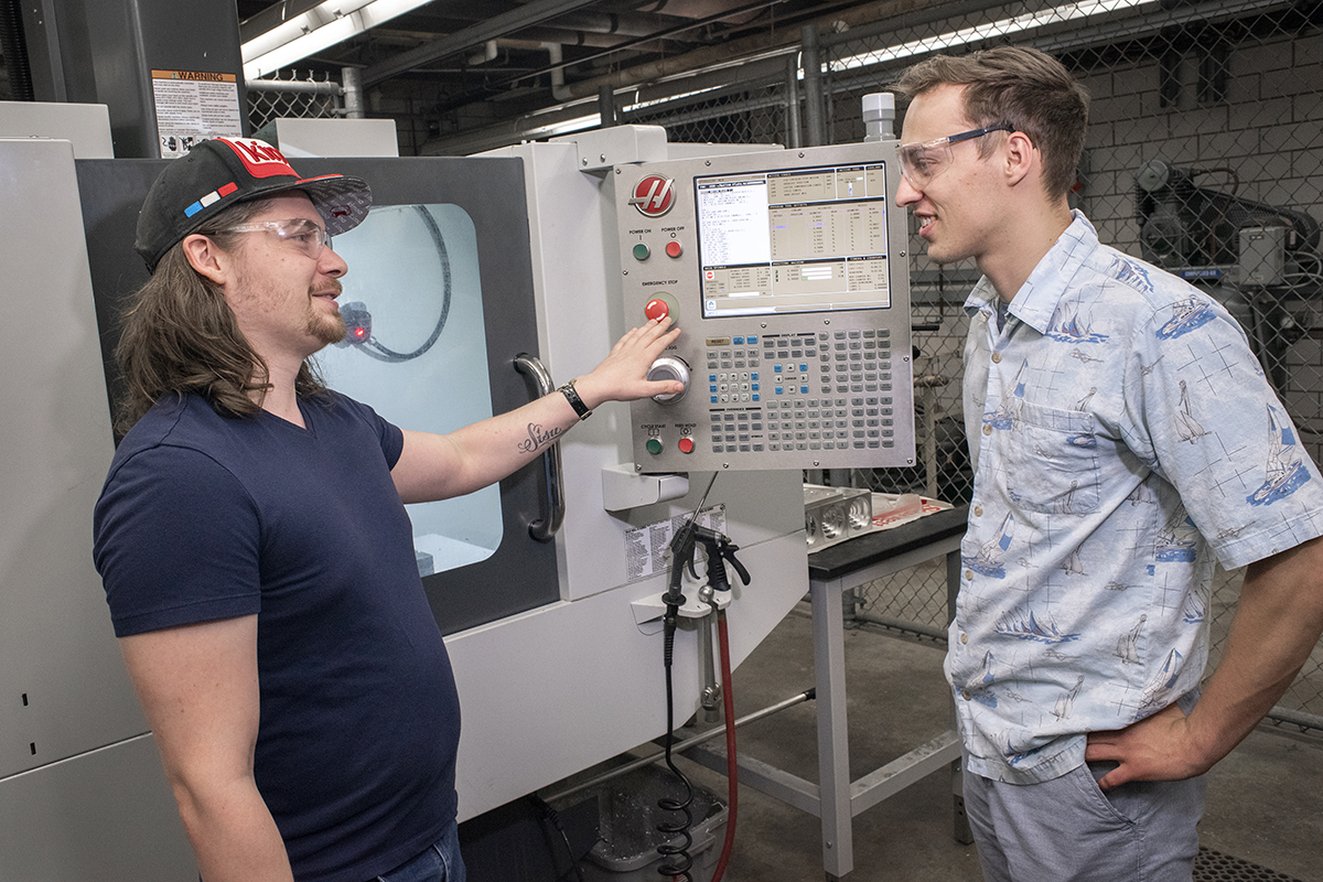 New Manufacturing Graduate Certificate Program helps engineers stay current on the latest manufacturing technology